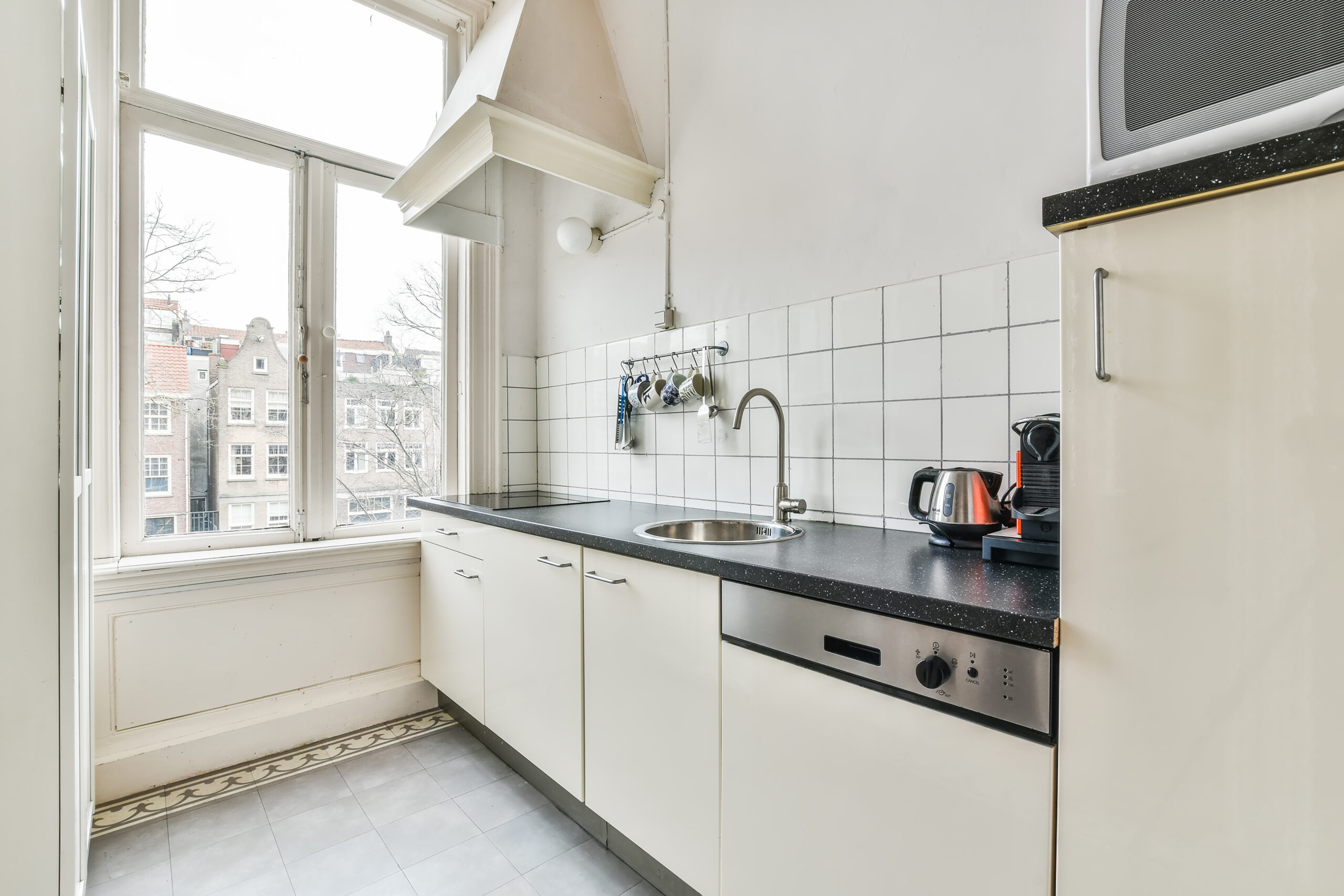 7+ Clever Kitchen Ideas for Small Spaces