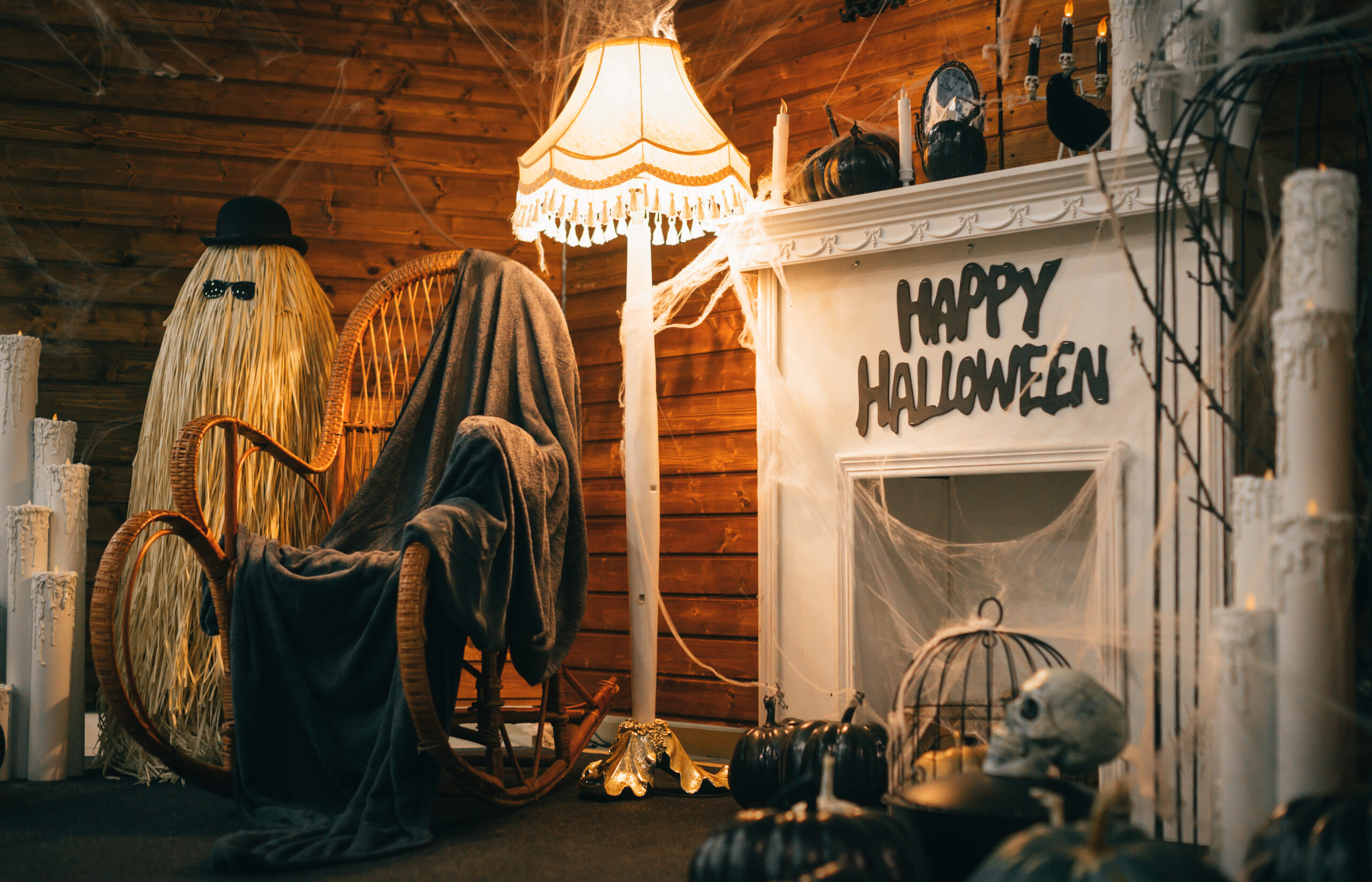 18+ Haunted House Decoration Ideas for a Frighteningly Fun Time