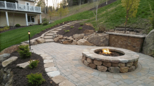 11+ Smart Fire Pit Ideas for a Sloped Yard That Actually Work