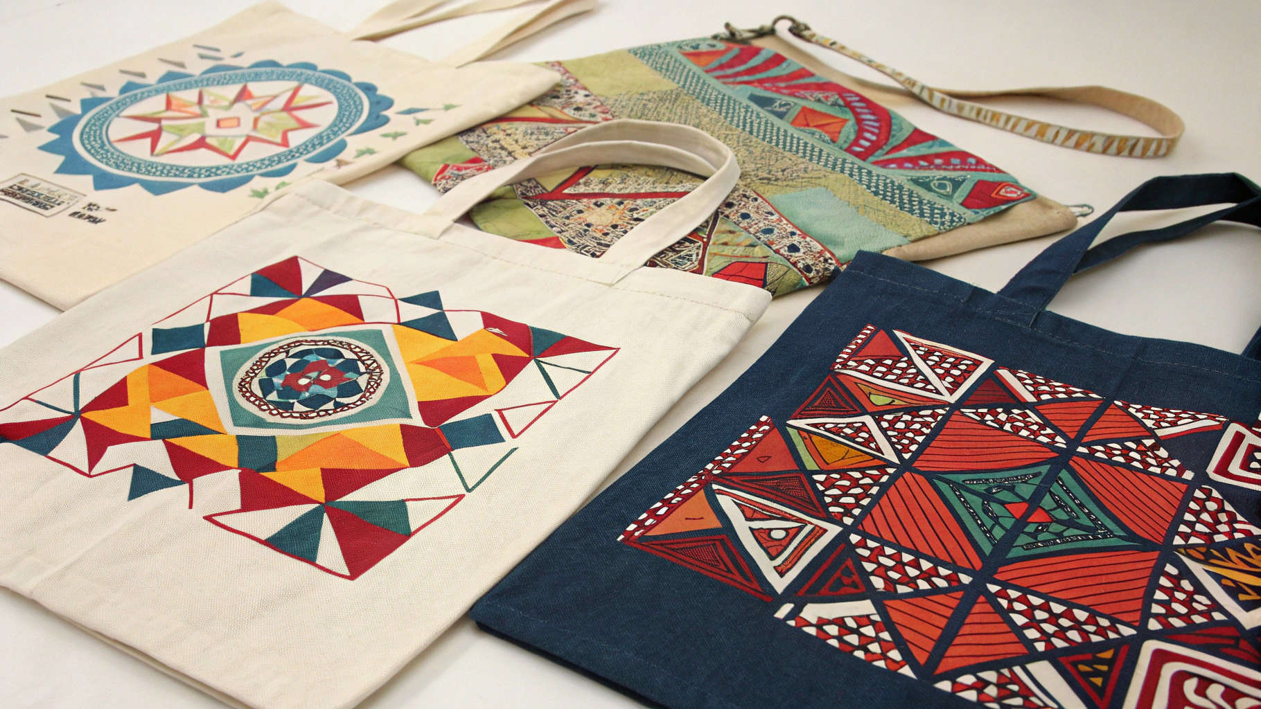 19+ Geometric Tote Designs to Try