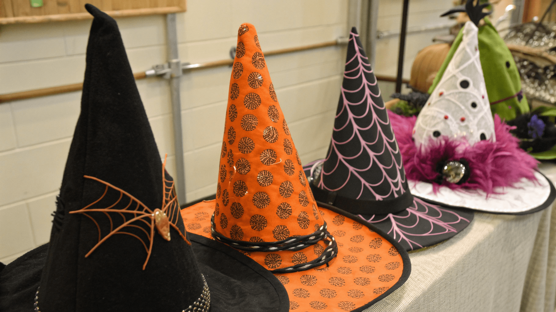 19+ Halloween Witch Hat Decor Ideas to Craft or Buy