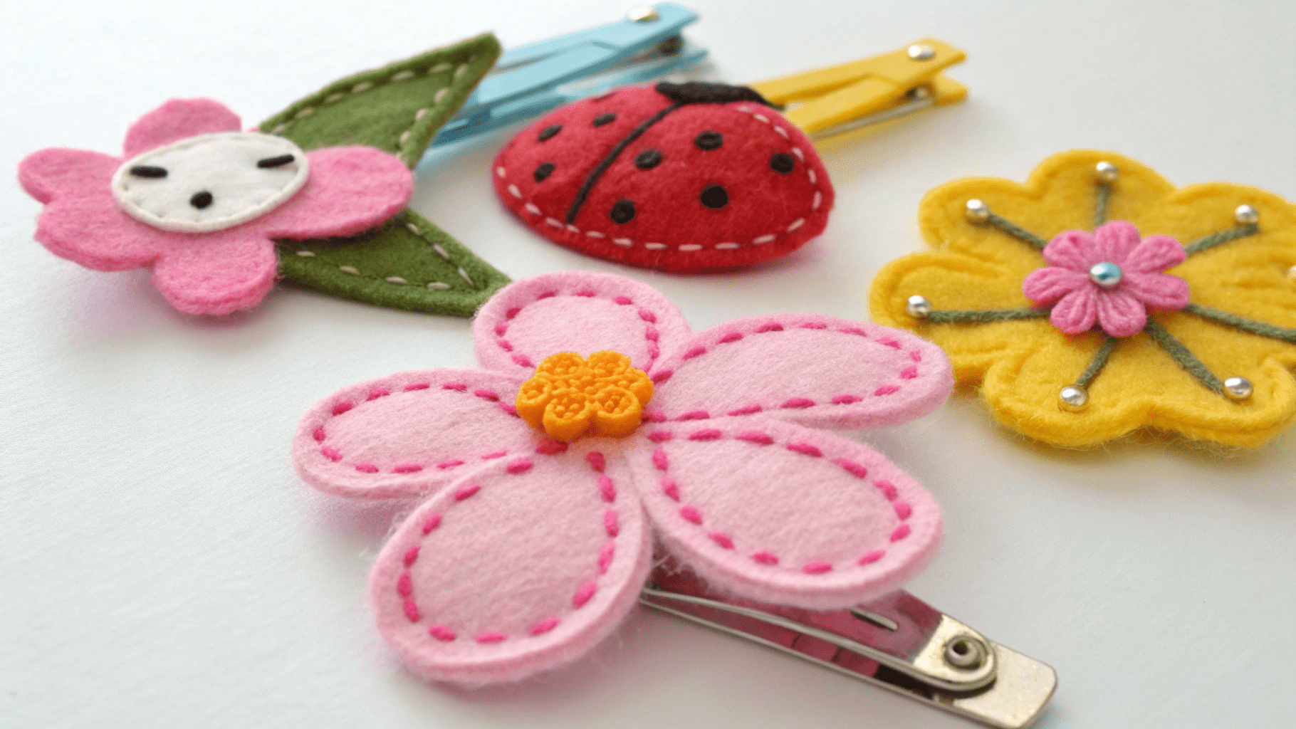 12+ DIY Felt Hair Clips for Girls