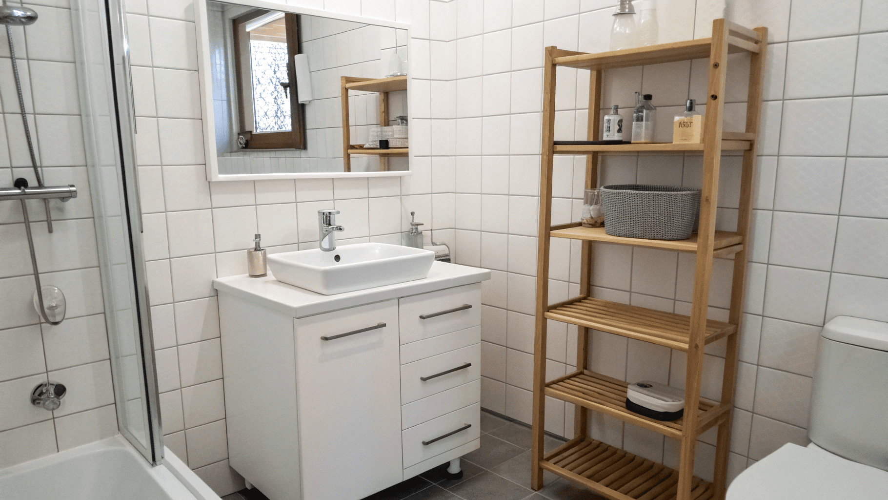 15+ Small Bathroom Remodeling Ideas That Add Storage
